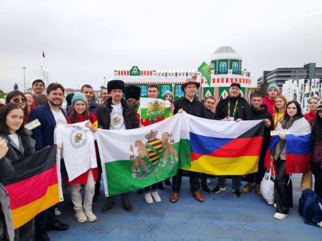 Geschenke aus Sachsen: Die deutsche Delegation in Russland, hier in der Oblast Swerdlowsk